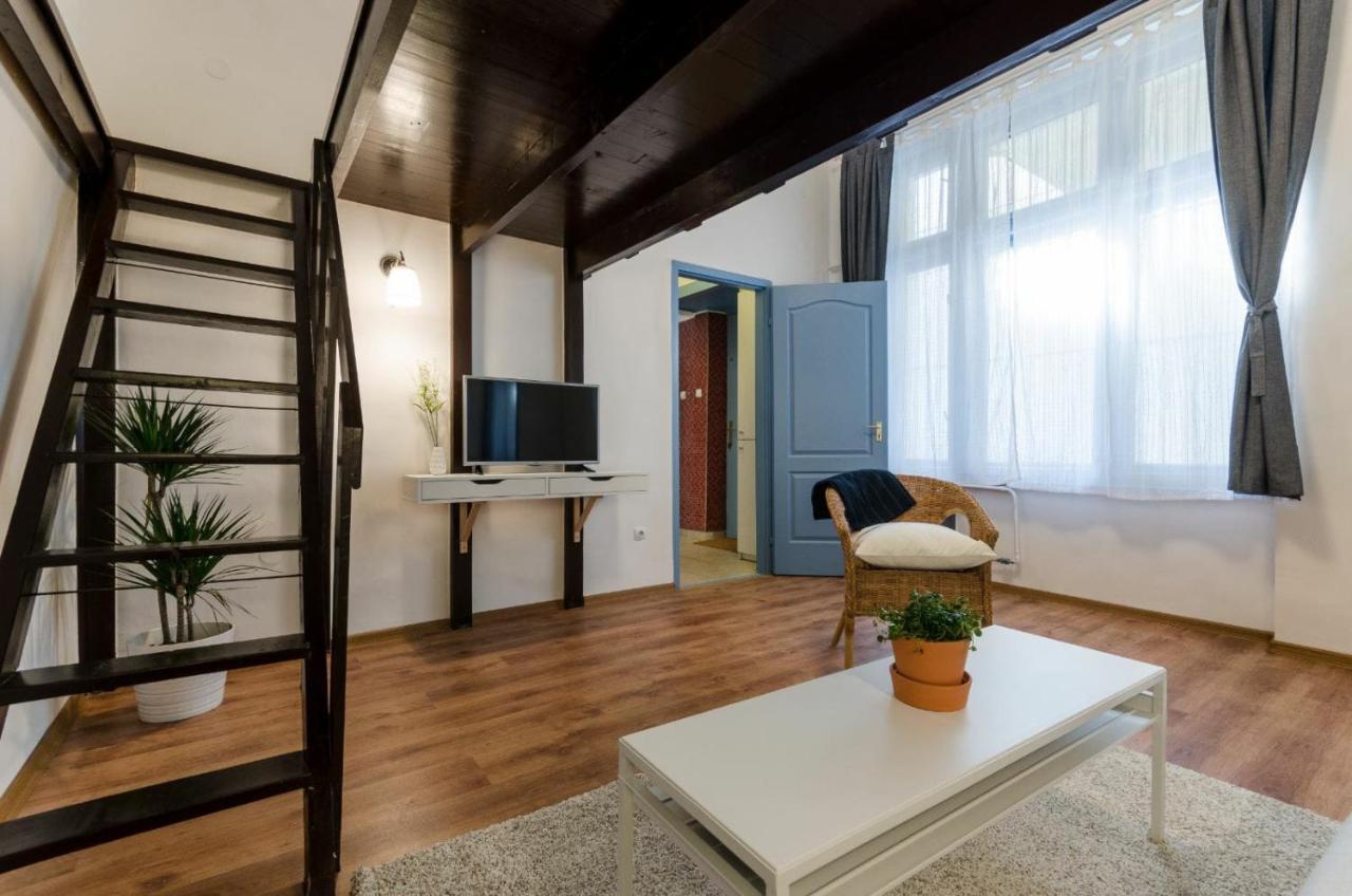 Quiet Cozy Apartment In Party Street E1 Budapest Luaran gambar