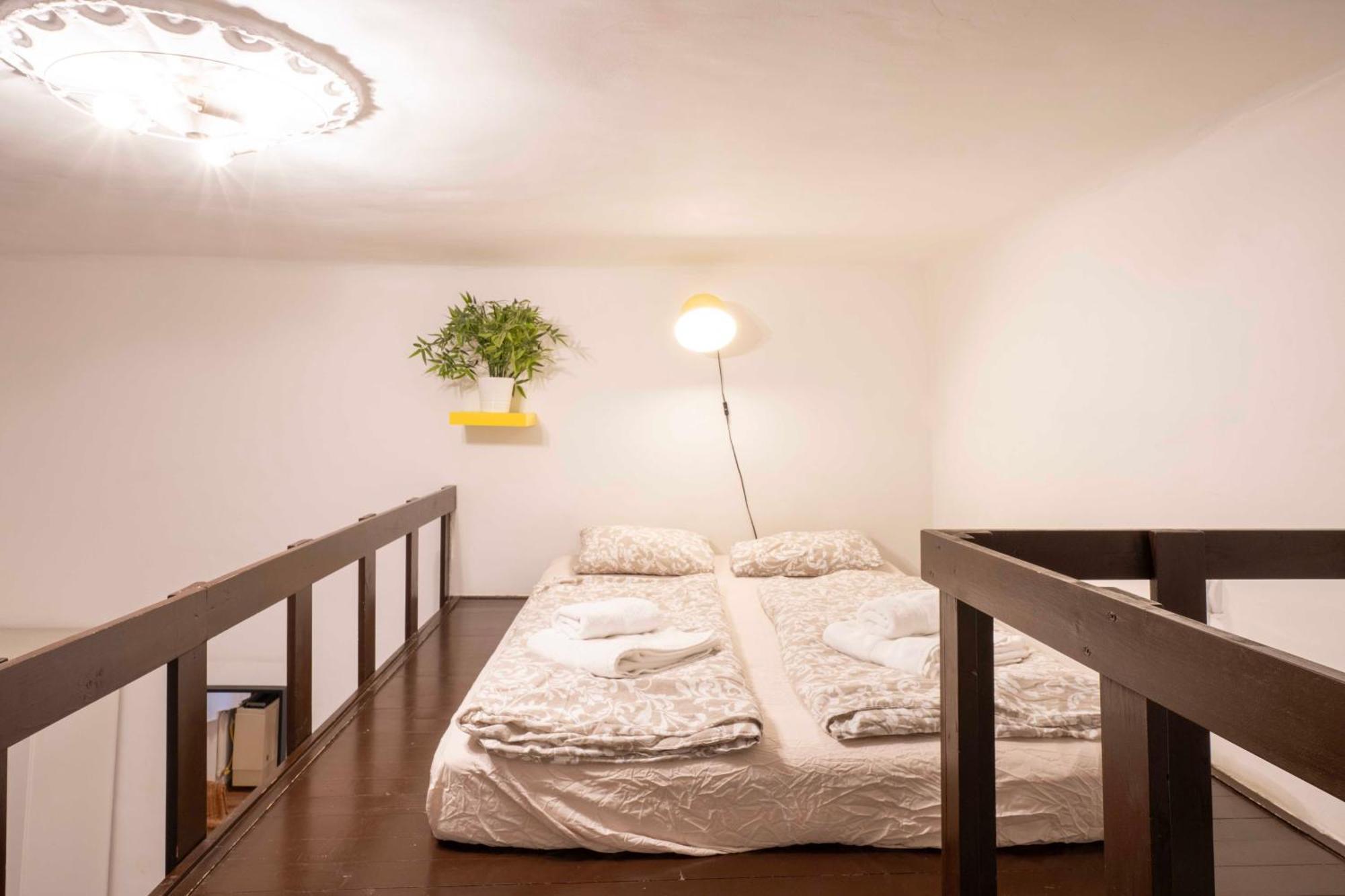 Quiet Cozy Apartment In Party Street E1 Budapest Luaran gambar