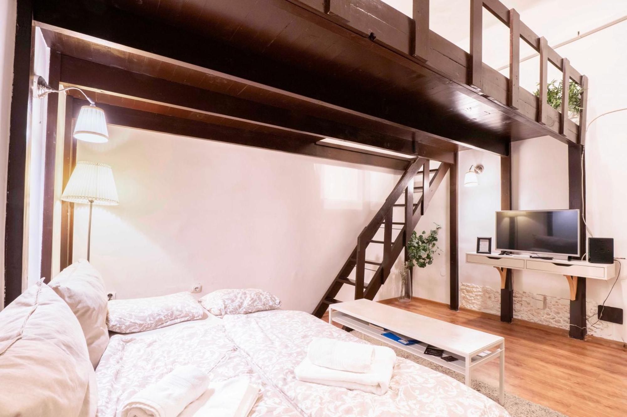 Quiet Cozy Apartment In Party Street E1 Budapest Luaran gambar