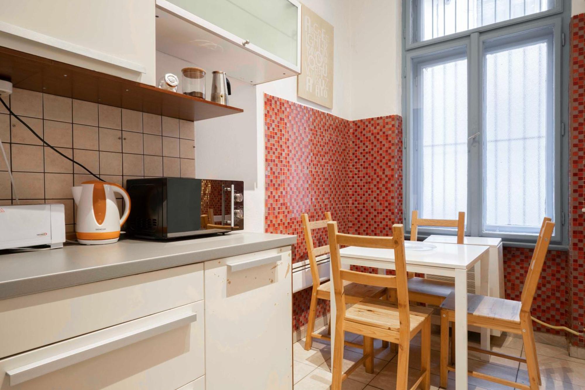 Quiet Cozy Apartment In Party Street E1 Budapest Luaran gambar